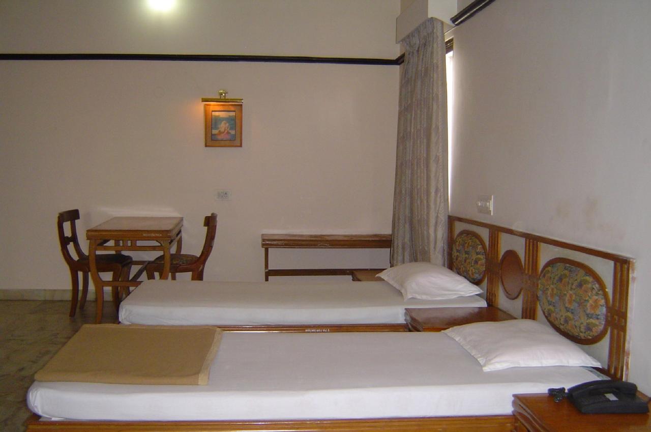 Amogha International Hotel Chitradurga Exteriör bild
