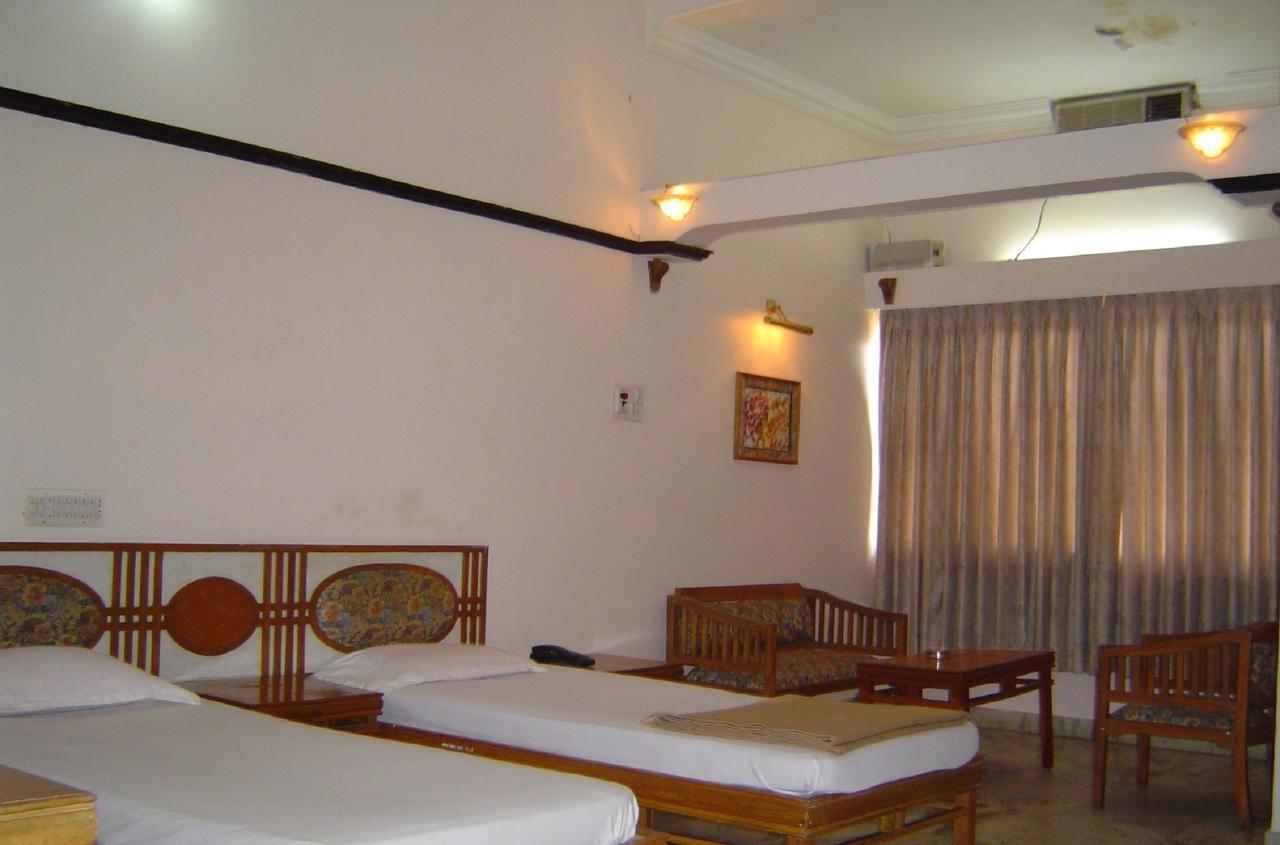 Amogha International Hotel Chitradurga Exteriör bild